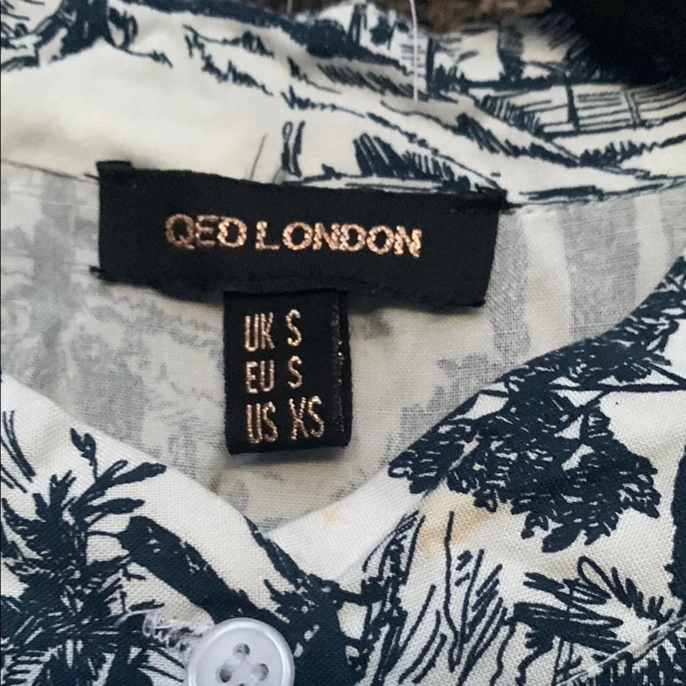 QED London Navy and Cream Patterned Blouse - Picture 2 of 8